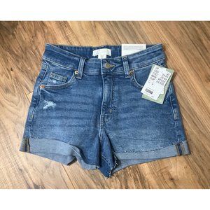 NWT Women's H&M Denim Shorts Regular Waist   Size  2